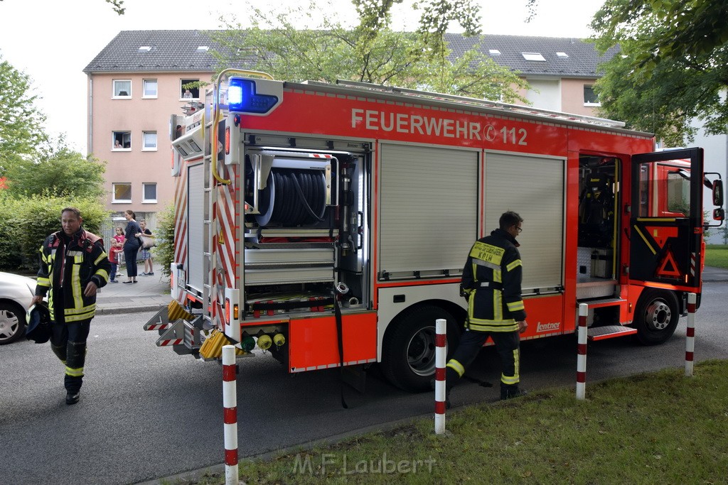 Feuer Koeln Vingst Sybiliusstr P18.JPG - Miklos Laubert